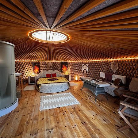 Jurta Hotel Balatongyoeroek エクステリア 写真