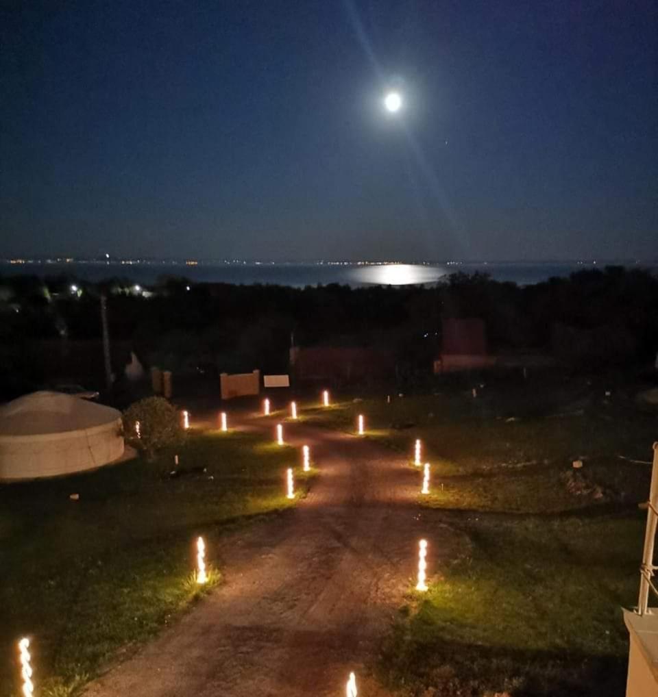Jurta Hotel Balatongyoeroek エクステリア 写真